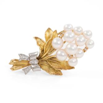 6.8mm Akoya Pearl and Diamond Brooch